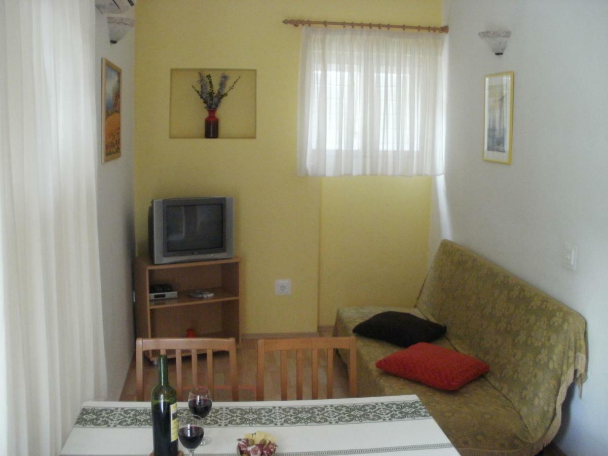 Grgin Apartments Kastela Room photo